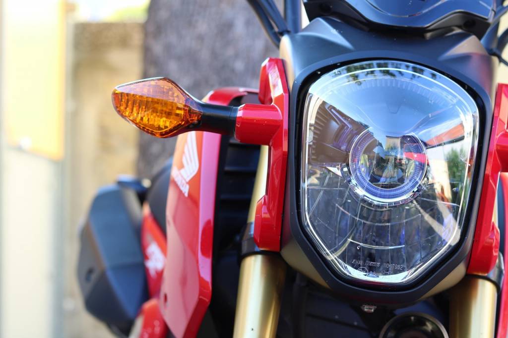 Moto 125 bridable ou non : quel impact sur votre assurance